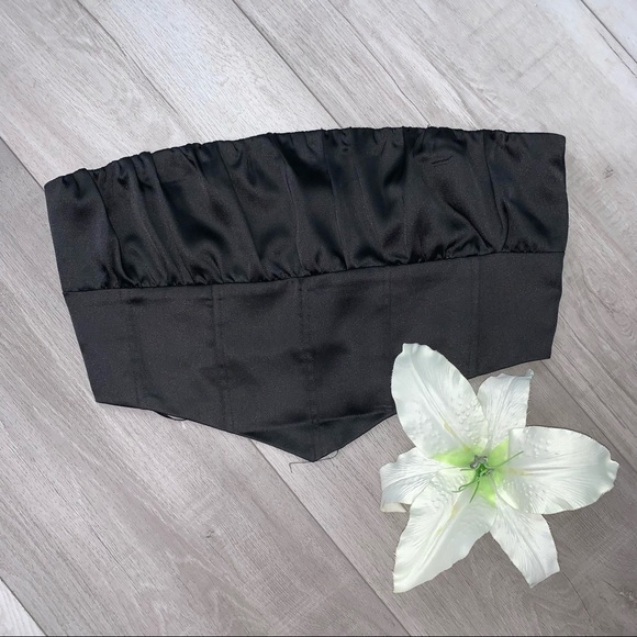 Forever 21 Satin Strapless Crop Top - Picture 2 of 13